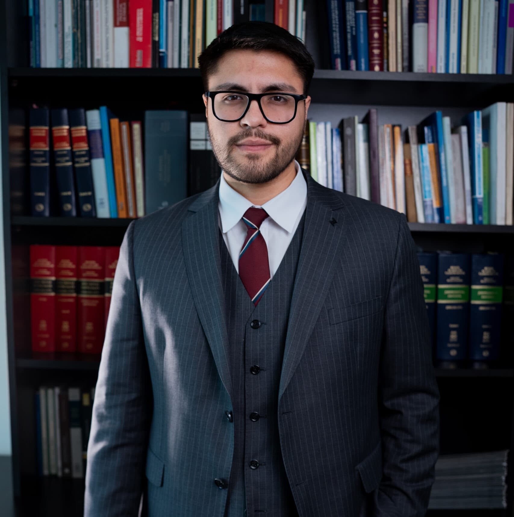 Adrián Elgueta - Abogado